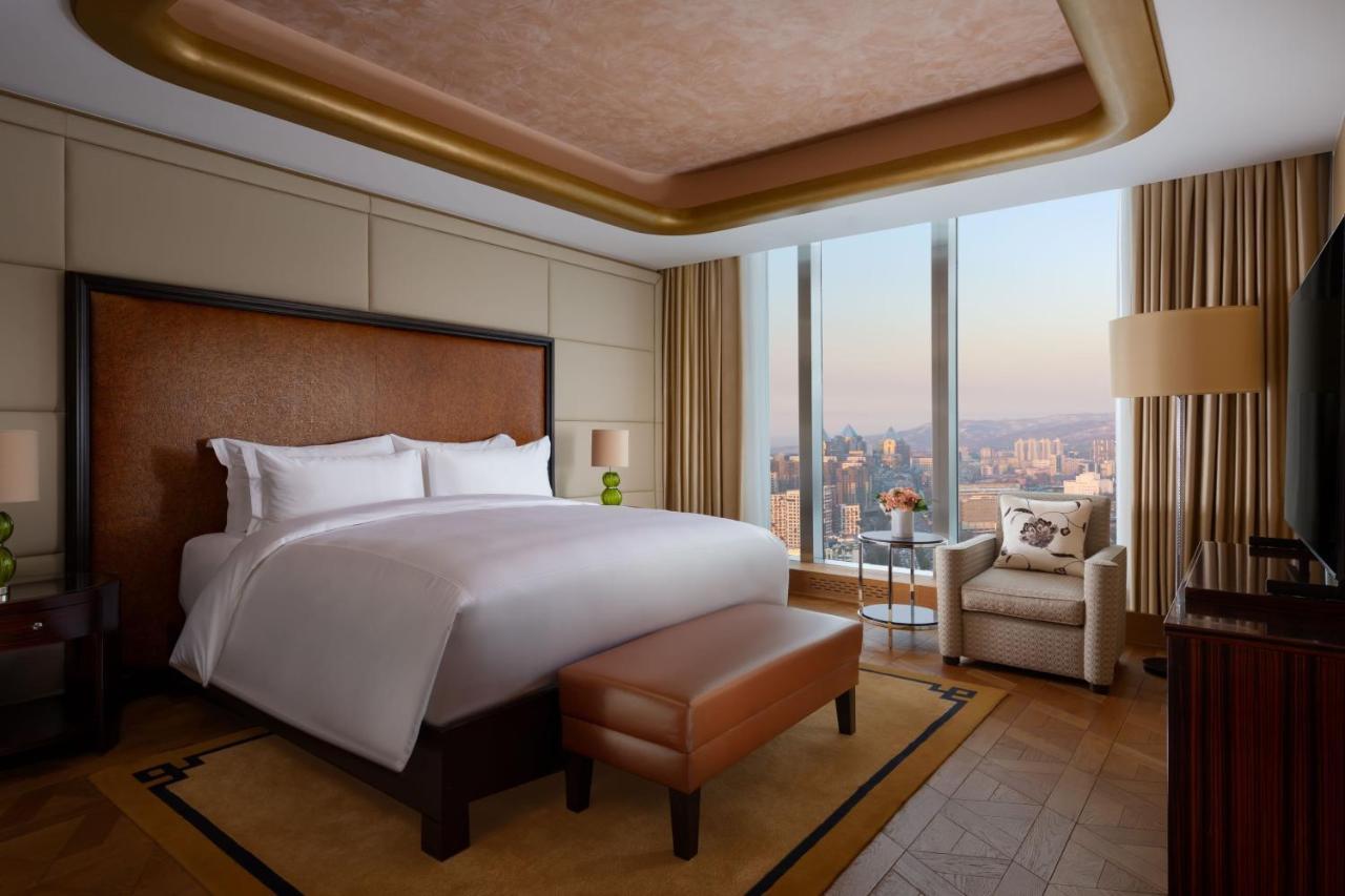 The Ritz-Carlton, Almaty Hotell Eksteriør bilde