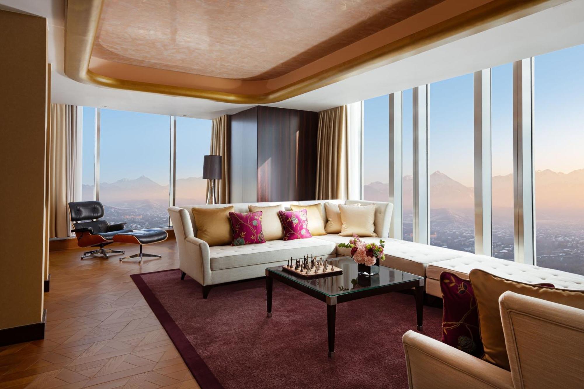 The Ritz-Carlton, Almaty Hotell Eksteriør bilde